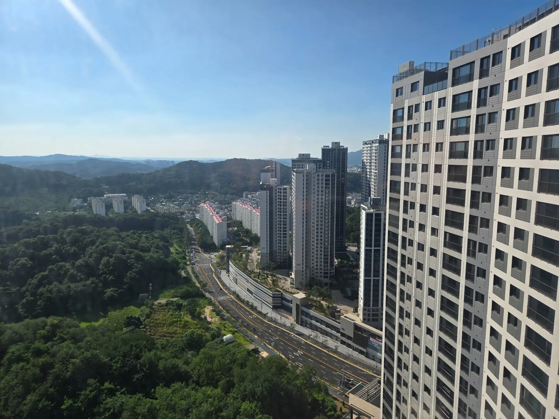 아산자이 그랜드파크 세대에서 바라본 단지와 도심 조망